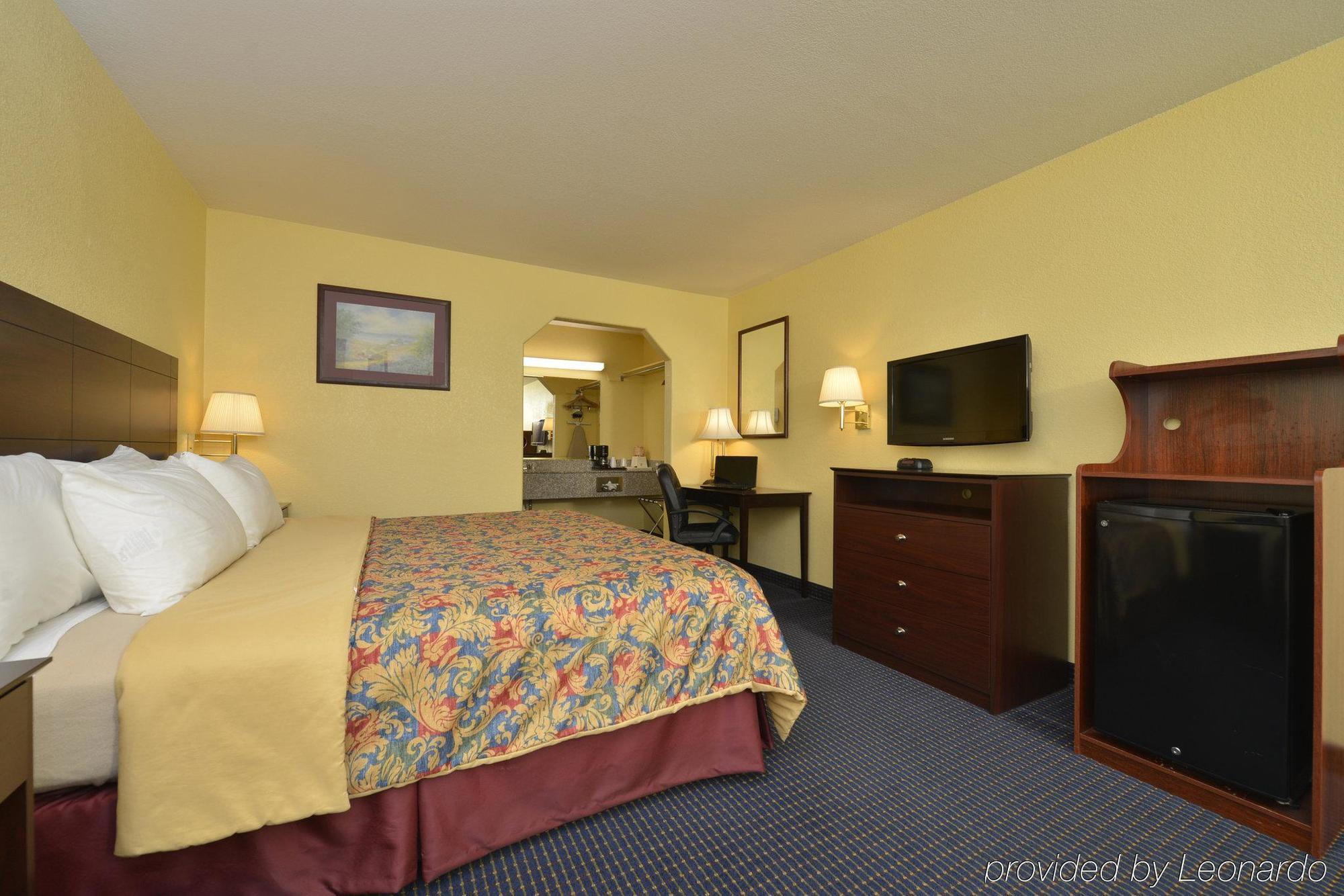 Days Inn Gun Barrel City エクステリア 写真