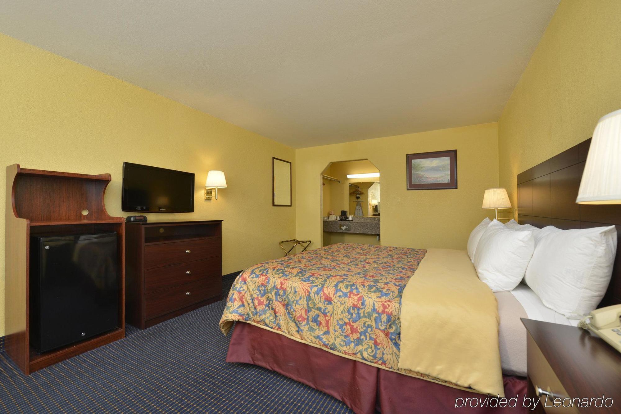 Days Inn Gun Barrel City エクステリア 写真